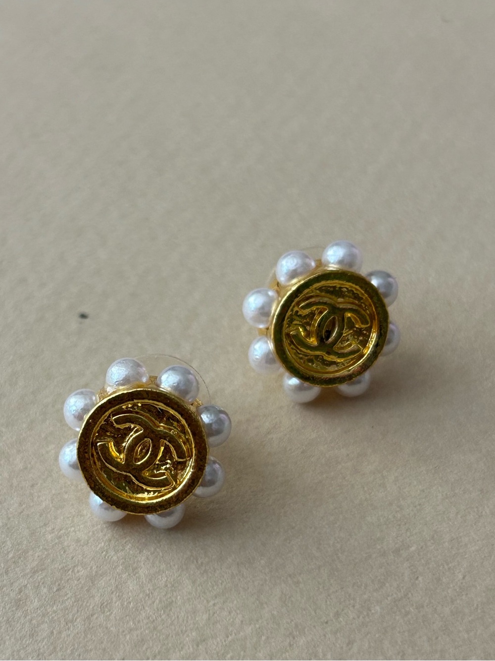 Gold-Tone Pearl-Trim Button Earrings with Interlocking Logo L12